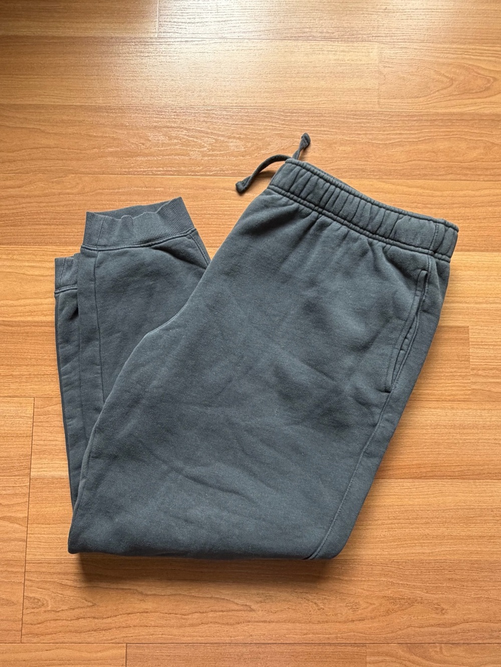 VRST Men’s XL Gray Fleece Jogger Sweatpants